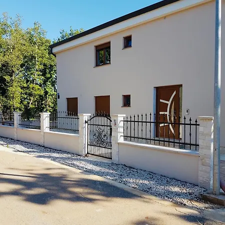 Kuca Za Odmor Romina Апартаменты Умаг